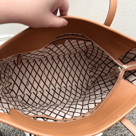 ❌SOLD❌NWT MCM Toni Visetos Coated Canvas Shopper Tote Bag - Picture 7 of 16